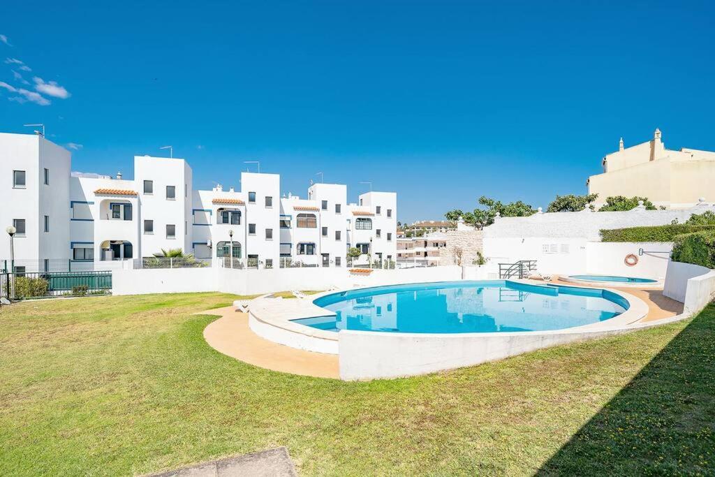 Apartamento Amparo-T2 C/Piscina Карвоейру Экстерьер фото